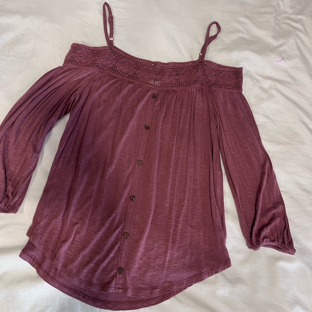 Red 3/4 Sleeve Buttoned Blouse
